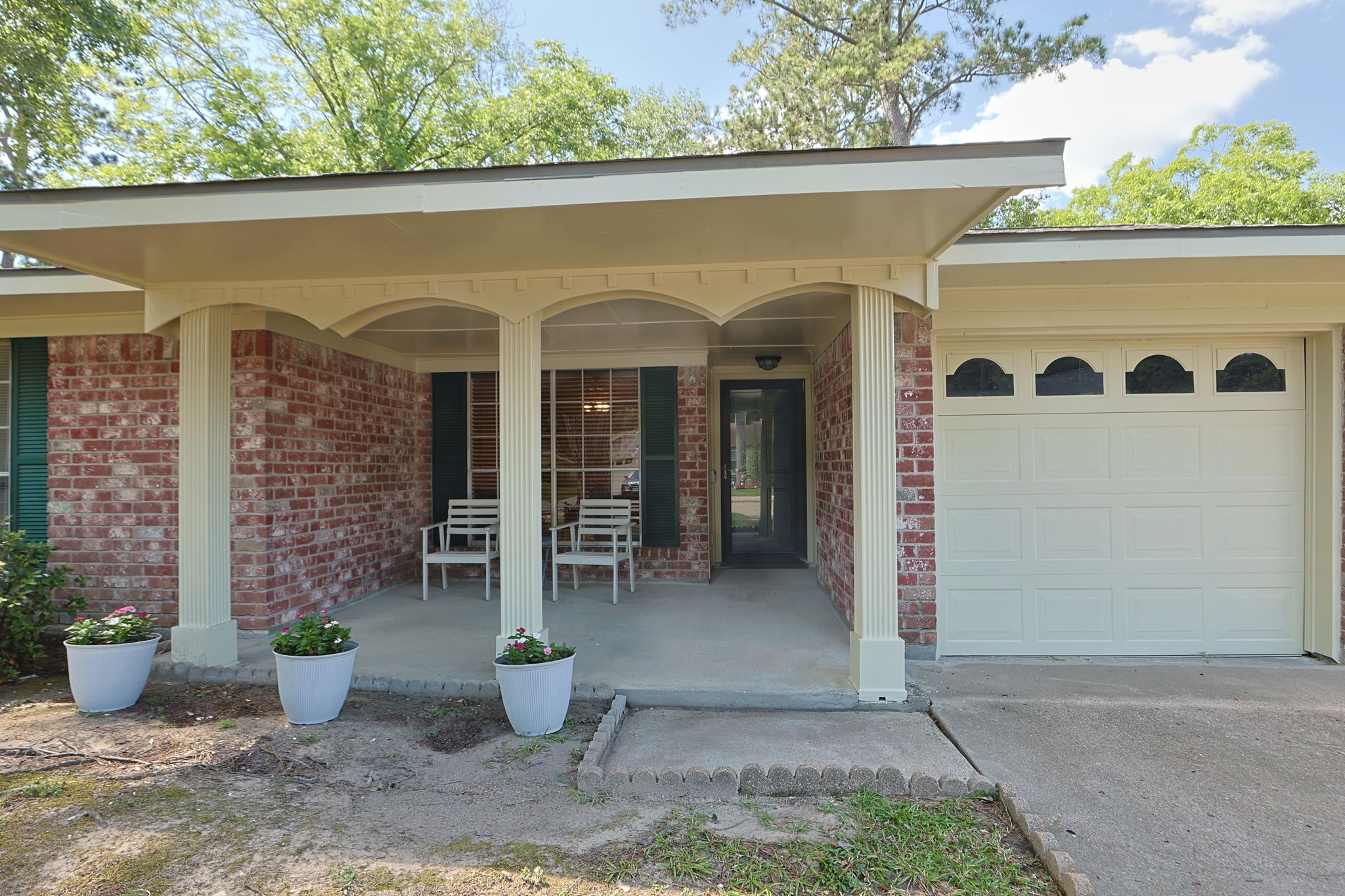 9618 Rannock Way Spring, TX 77379 - Photo 3 of 24 a front view of a house