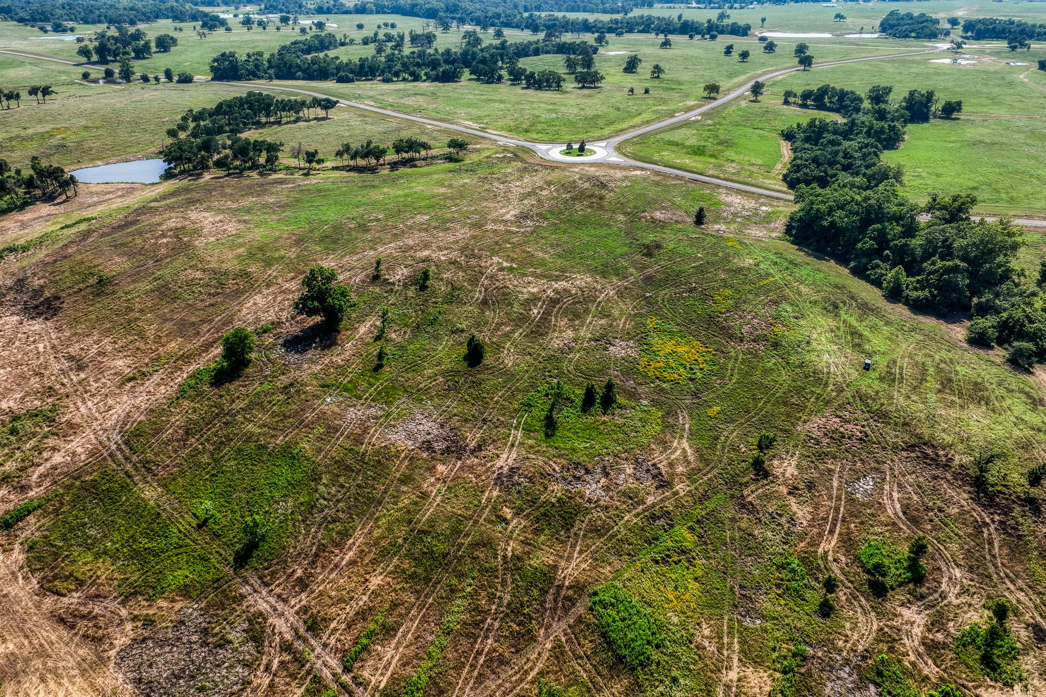 6164 Brazos Bow Way Washington, TX 77880 - Photo 40 of 43 an aerial view of a houses with a yard