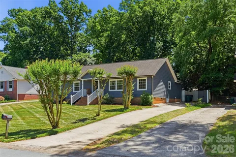 $439,900 | 1061 Eaglewood Avenue, Charlotte, NC 28212