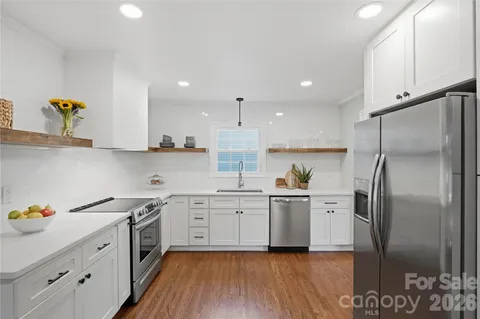 $439,900 | 1061 Eaglewood Avenue, Charlotte, NC 28212