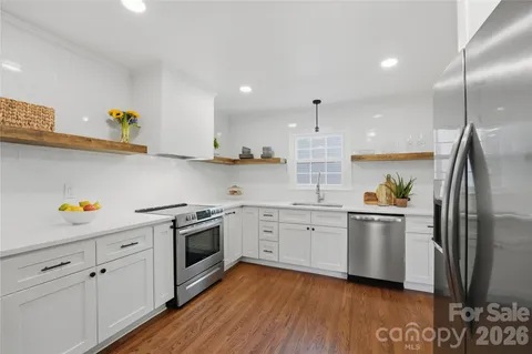 $439,900 | 1061 Eaglewood Avenue, Charlotte, NC 28212