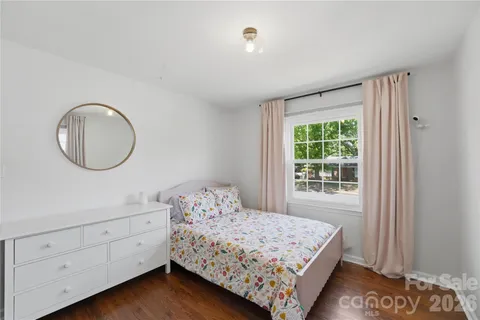 $439,900 | 1061 Eaglewood Avenue, Charlotte, NC 28212