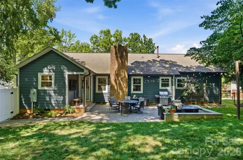 $439,900 | 1061 Eaglewood Avenue, Charlotte, NC 28212