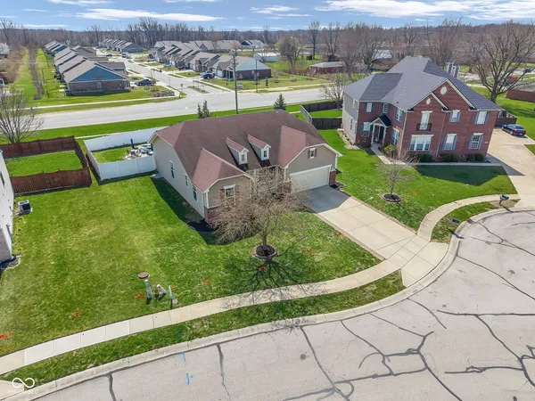 $425,000 | 8291 Westcliffe Drive, Avon, IN 46123