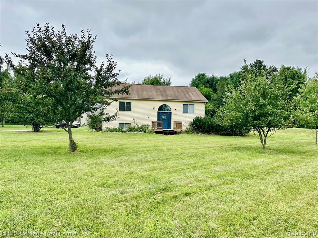 1921 North Gregory Road Fowlerville, MI 48836 - Photo 5 of 36 Gallery Image 5