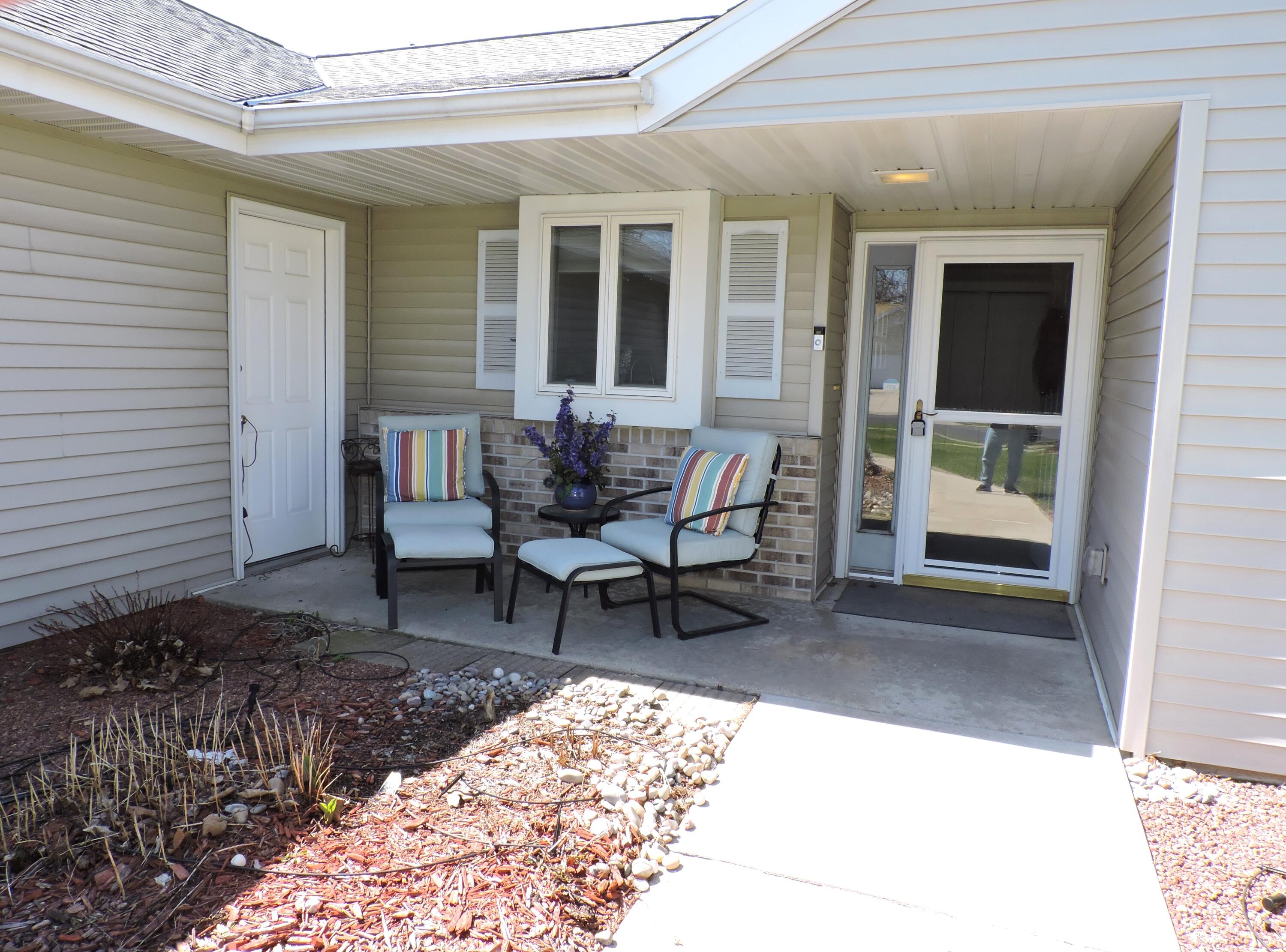 623 Shah Avenue Fort Atkinson, WI 53538 - Photo 3 of 43 Front