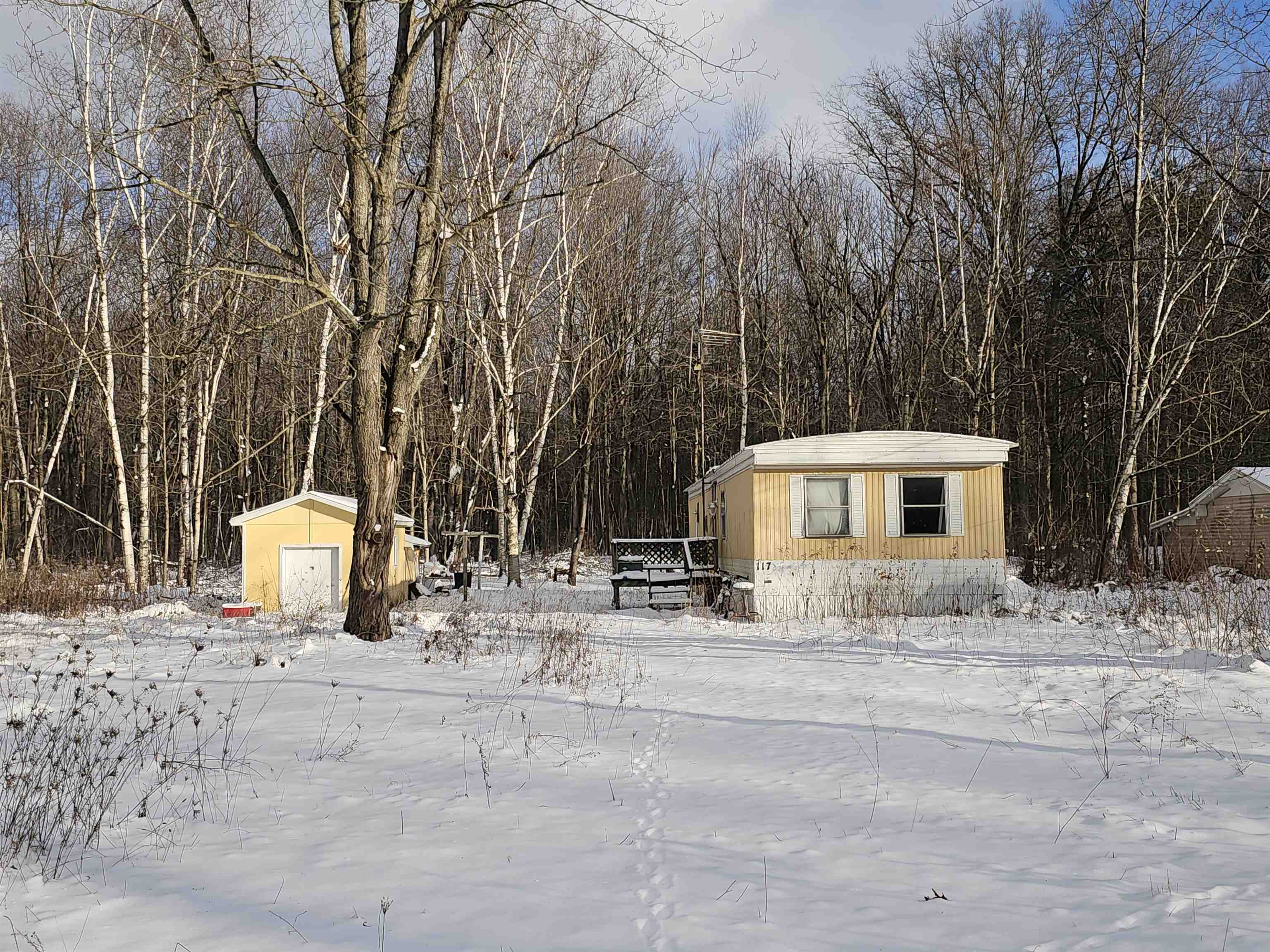 117 South Kellogg Road Midland, MI 48640 - Photo 2 of 23