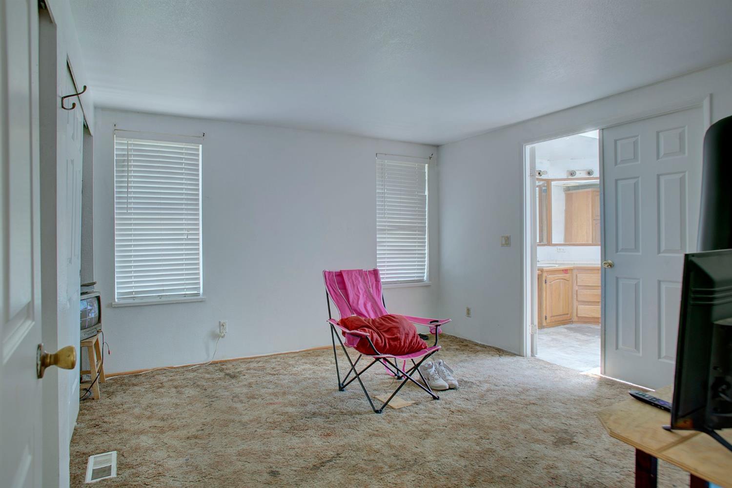 391 Kincaid Road Williams, OR 97544 - Photo 10 of 32 Additional Photo