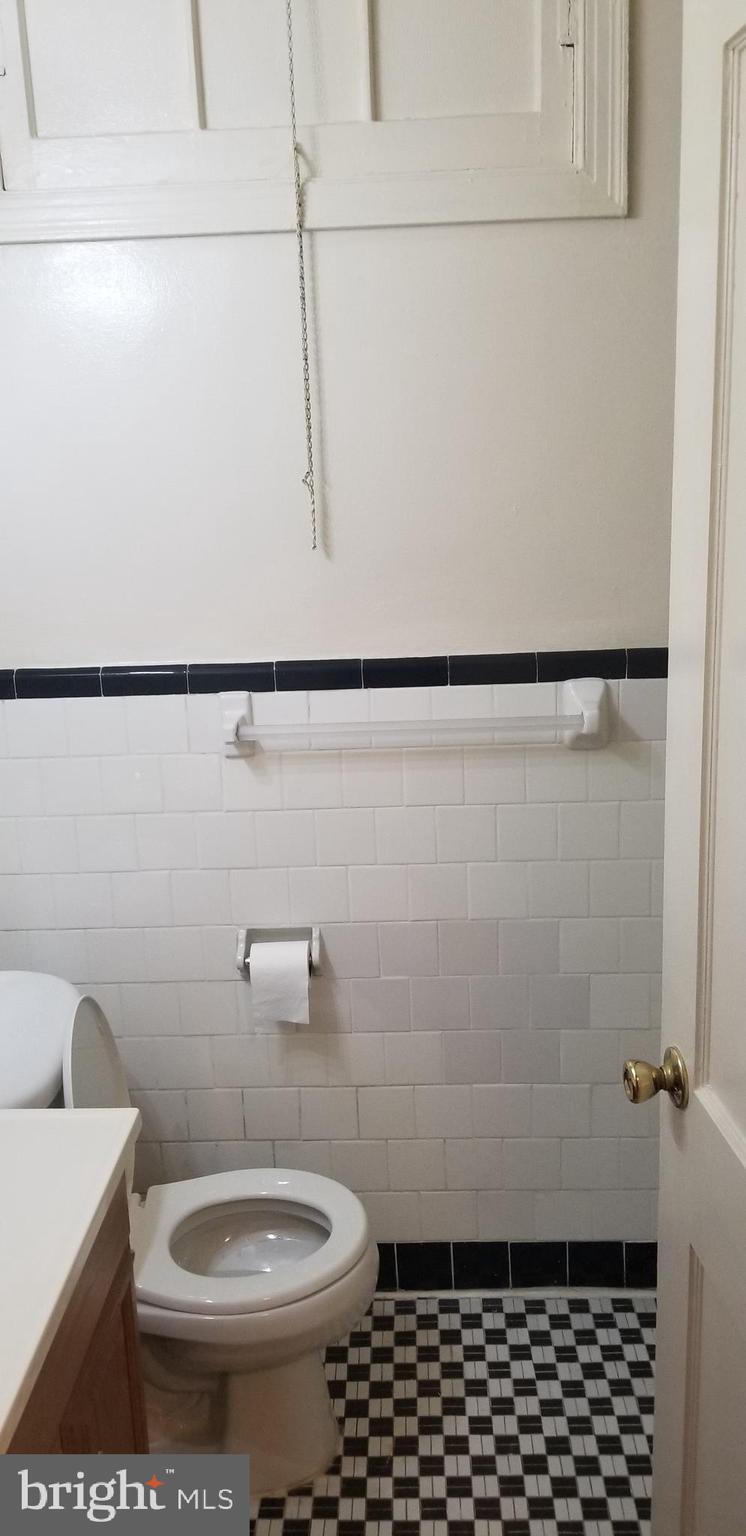 1015 18th Street Northeast Washington, DC 20002 - Photo 8 of 11 Full Bath
