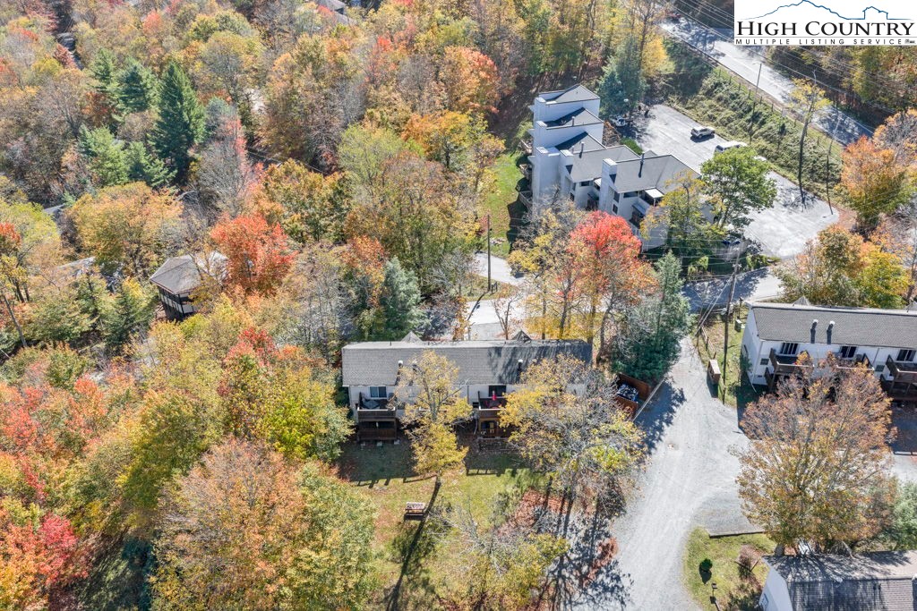 101 Hornbeam Road, Unit 2B Beech Mountain, NC 28604 - Photo 24 of 35 an aerial view of multiple house