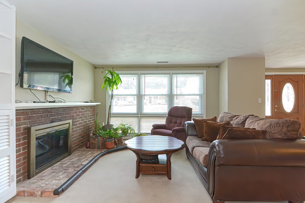 29 Westlake Road Natick, MA 01760 - Photo 2 of 40 Gallery Image 2