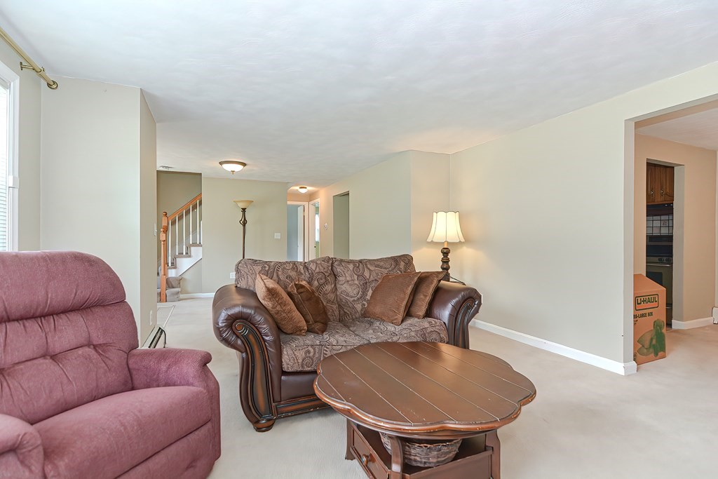 29 Westlake Road Natick, MA 01760 - Photo 4 of 40 Gallery Image 4