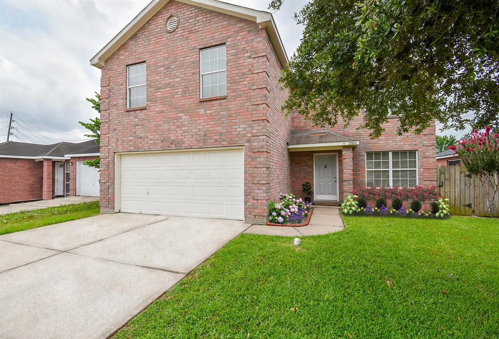 Welcome to 12804 Rio Bravo St, located in the quiet community of Cold River Ranch in Rosharon, TX! Come home where you’re cheerfully greeted everyday with colorful flowers.  This photo is virtually staged.