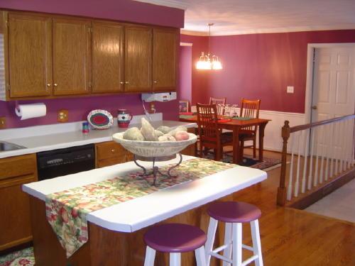 5448 Highfields Road Roanoke, VA 24018 - Photo 4 of 7 Breakfast Area
