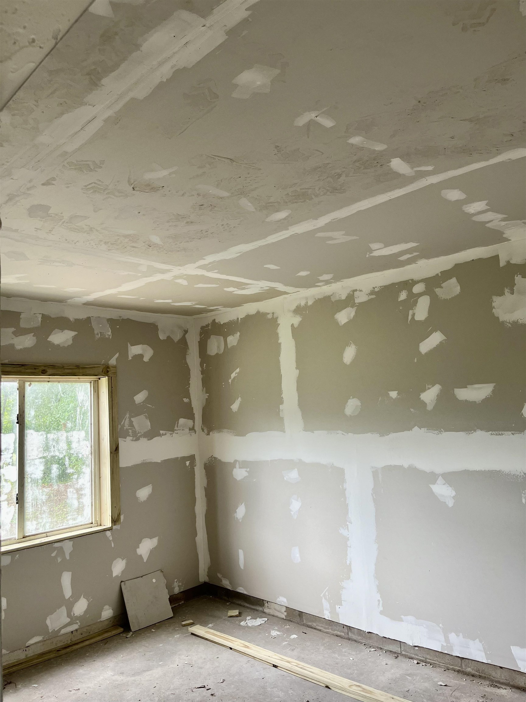 23670 Northeast 154th Place Road Salt Springs, FL 32134 - Photo 41 of 65 a view of a garage