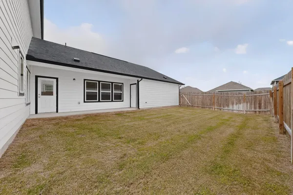 $2,300 | 314 Ashby Drive, Hutto, TX 78634