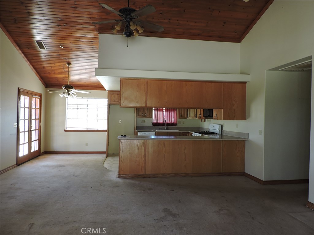 5480 Sunnyslope Road Phelan, CA 92371 - Photo 5 of 47 a room with storage and utility