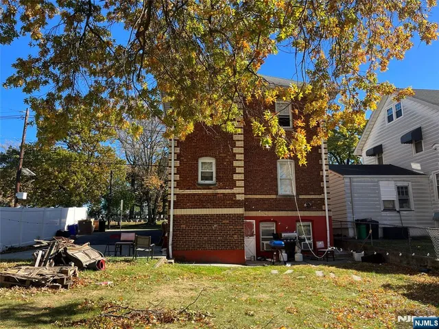 $2,400 | 129 Orient Way, Unit 2, Lyndhurst, NJ 07071