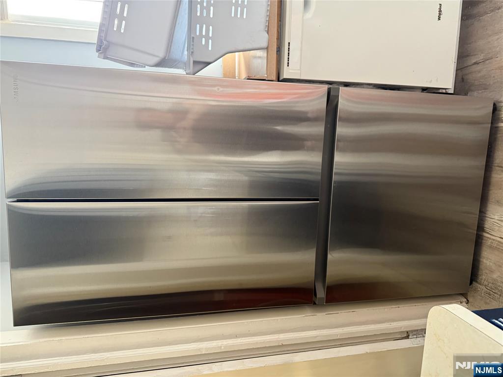 129 Orient Way, Unit 2 Lyndhurst, NJ 07071 - Photo 7 of 29 a close view of sliding door