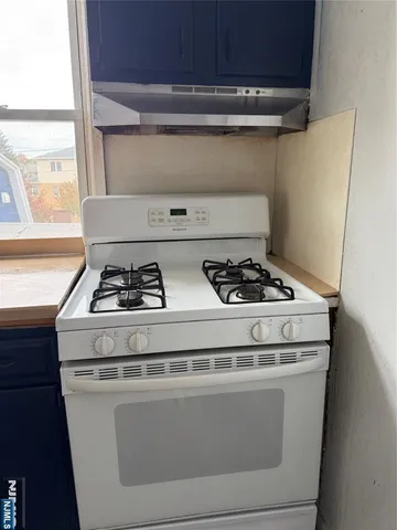 a close view of stove top oven