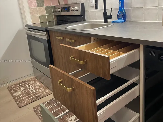 $2,200 | 1571 Pennsylvania Avenue, Unit 4S, Miami Beach, FL 33139