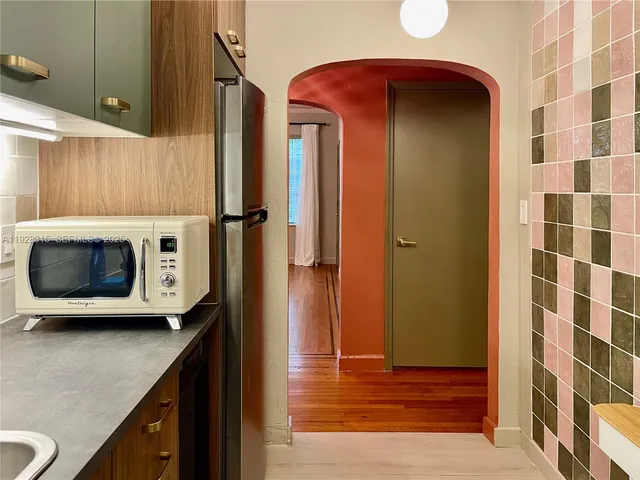 $2,200 | 1571 Pennsylvania Avenue, Unit 4S, Miami Beach, FL 33139