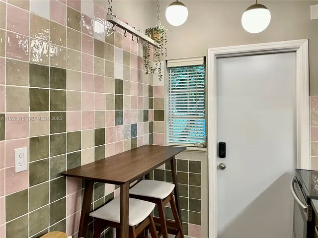 $2,200 | 1571 Pennsylvania Avenue, Unit 4S, Miami Beach, FL 33139