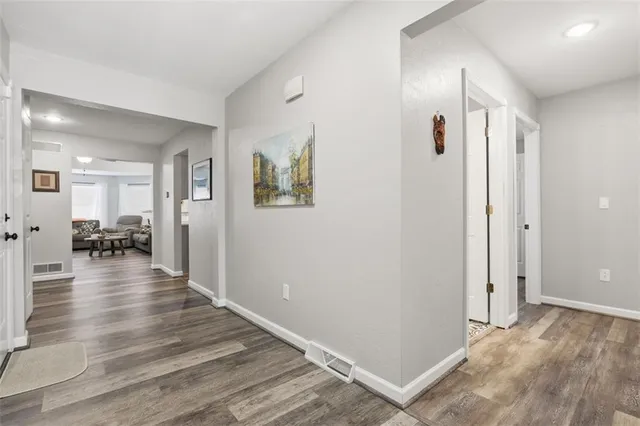 a view of a livingroom with furniture and a livingroom