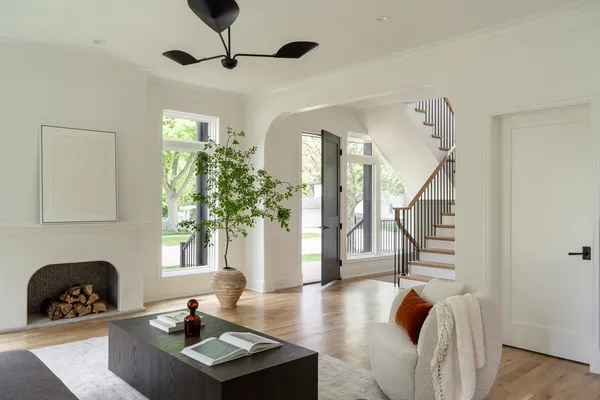 $2,699,999 | 516 West 6th Street, Hinsdale, IL 60521