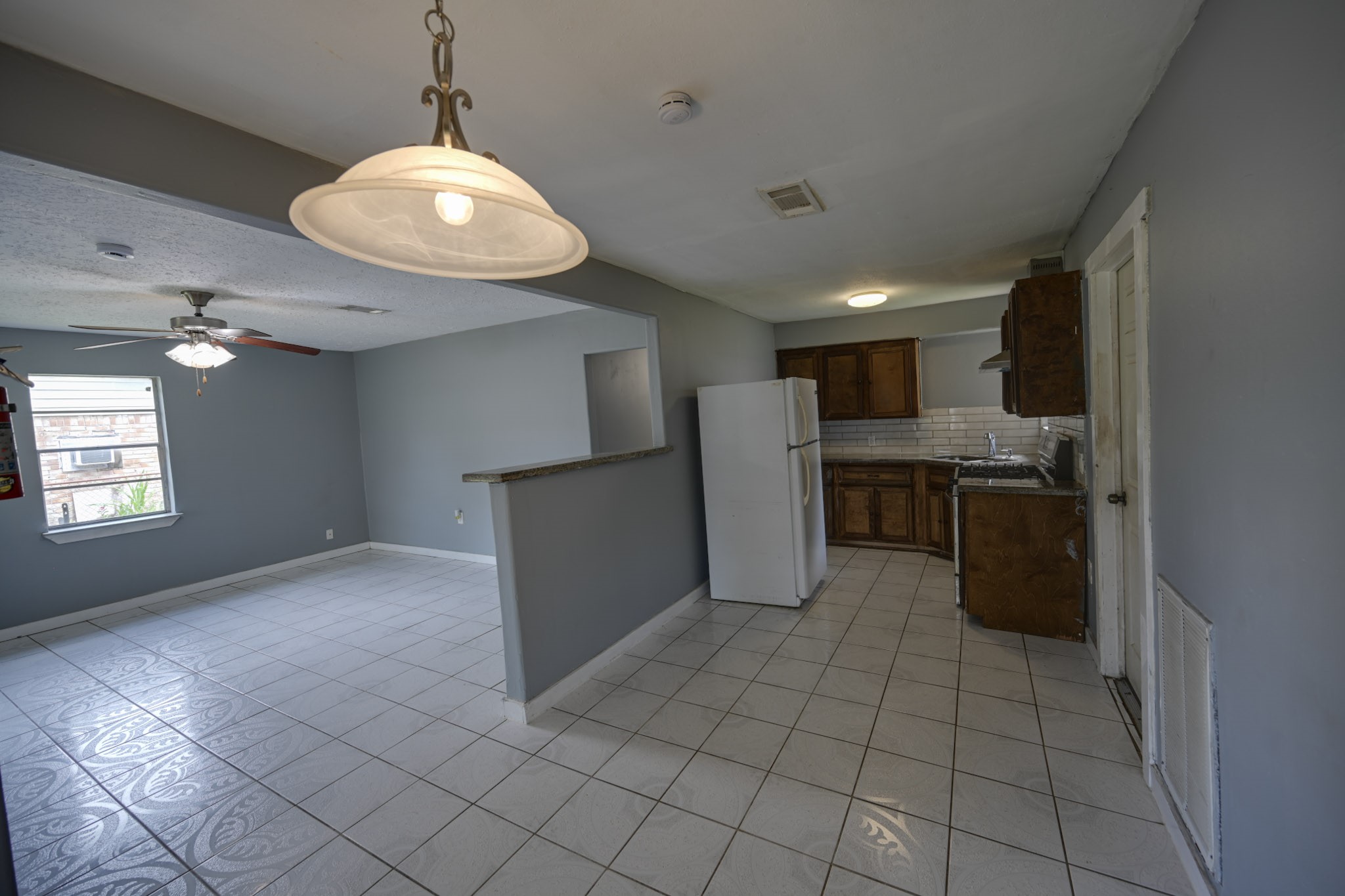 1106 Mooney Road Houston, TX 77037 - Photo 3 of 8 Gallery Image 3