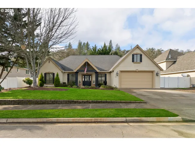 $590,000 | 2402 Northwest Canterbury Drive, Roseburg, OR 97471