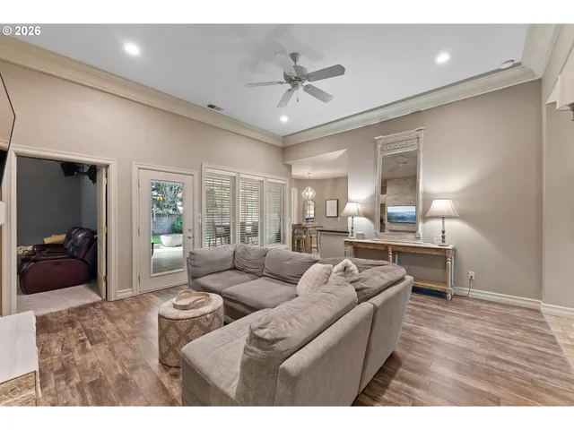 $590,000 | 2402 Northwest Canterbury Drive, Roseburg, OR 97471