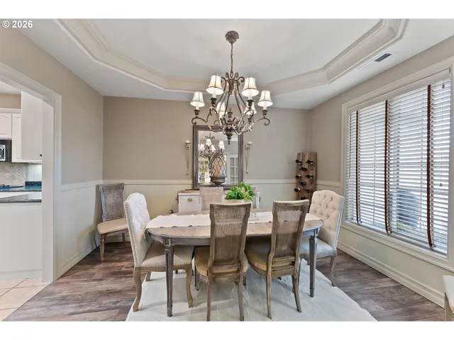 $590,000 | 2402 Northwest Canterbury Drive, Roseburg, OR 97471