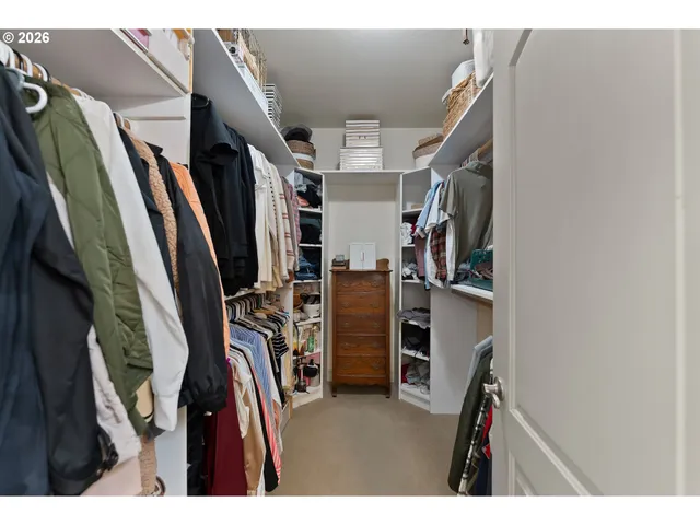 $590,000 | 2402 Northwest Canterbury Drive, Roseburg, OR 97471