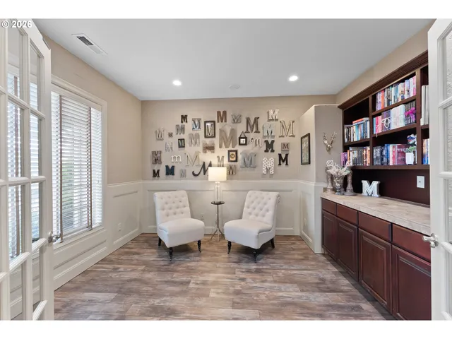 $590,000 | 2402 Northwest Canterbury Drive, Roseburg, OR 97471