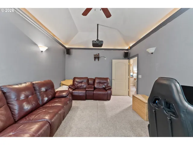 $590,000 | 2402 Northwest Canterbury Drive, Roseburg, OR 97471