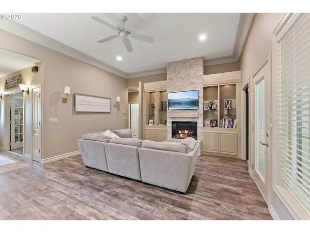 $590,000 | 2402 Northwest Canterbury Drive, Roseburg, OR 97471