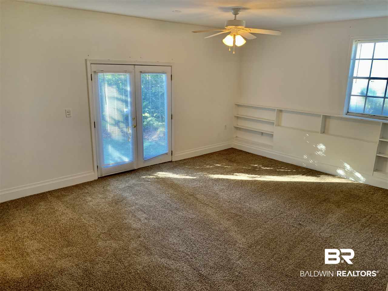 911 South Juniper Street Foley, AL 36535 - Photo 4 of 30