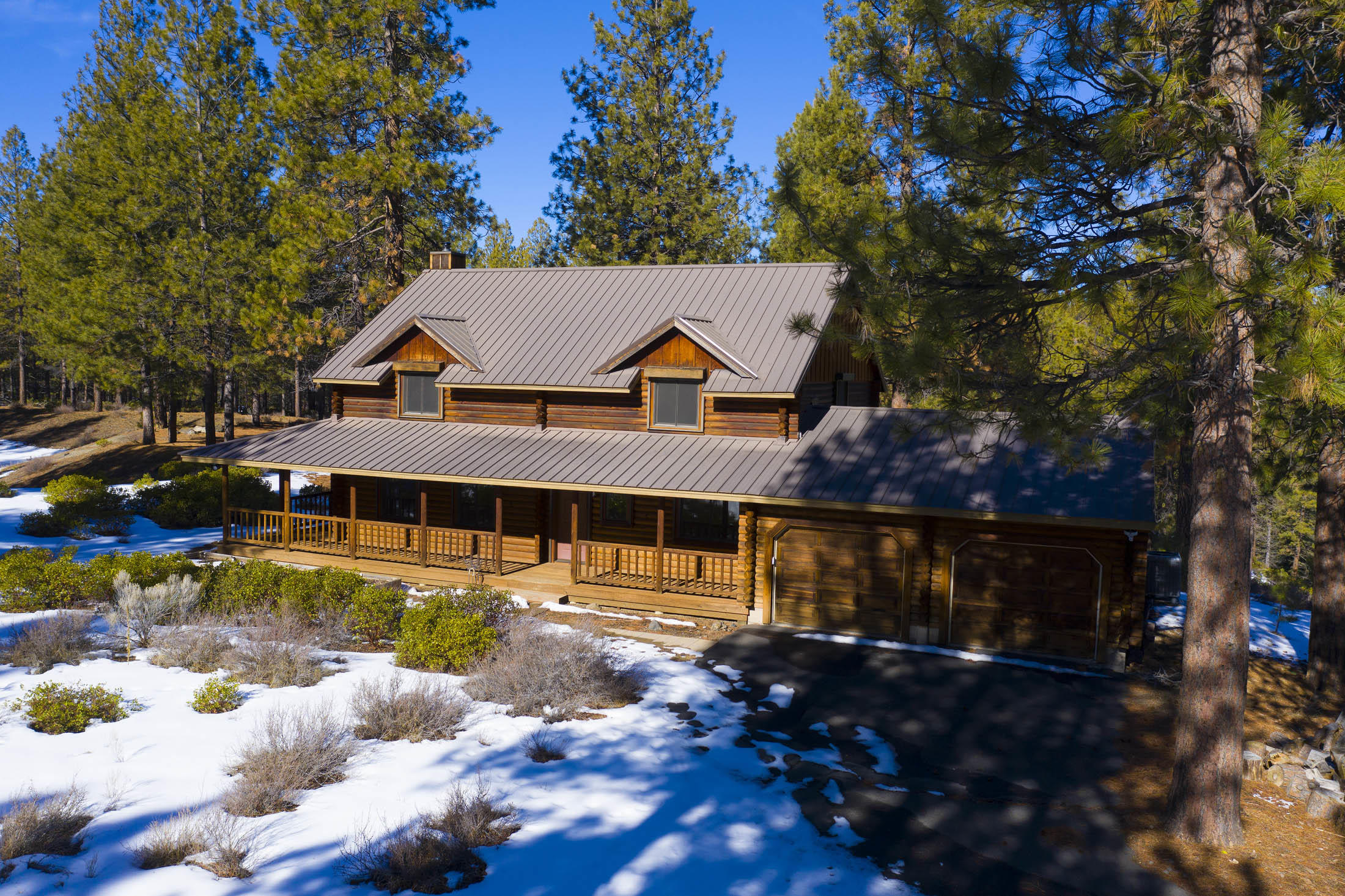 18045 Skyliners Road Bend, OR 97703 - Photo 22 of 27 23-Drone ext front