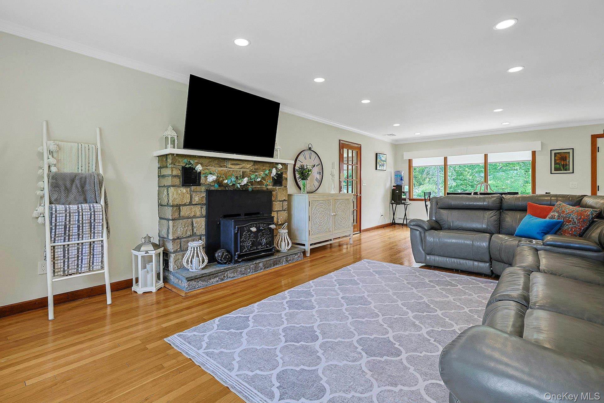 3 Meadow Park Road Baldwin Place, NY 10505 - Photo 4 of 36