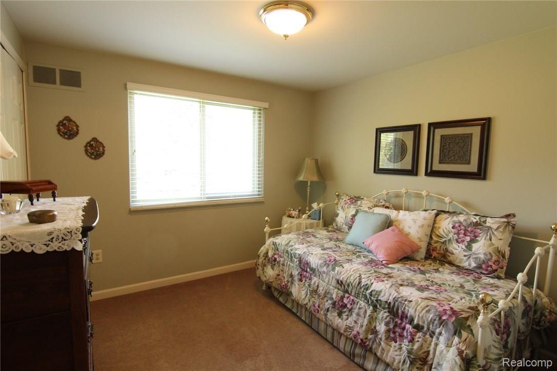 710 Lion Street Rochester, MI 48307 - Photo 28 of 40 Bedroom 3.JPG