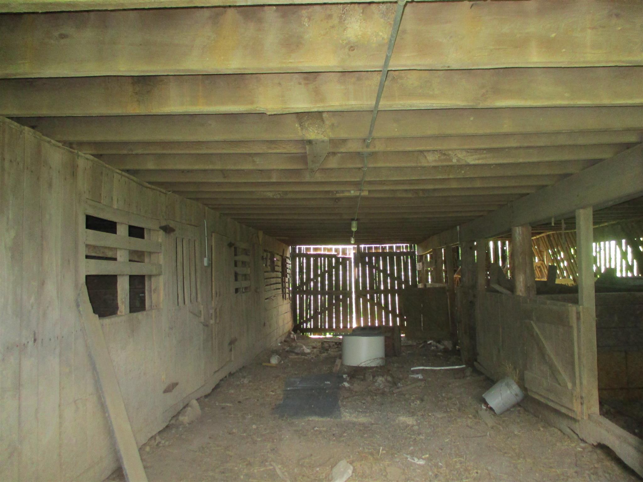 846 Edwards Road Lebanon, TN 37090 - Photo 25 of 30 a view of a porch with a door