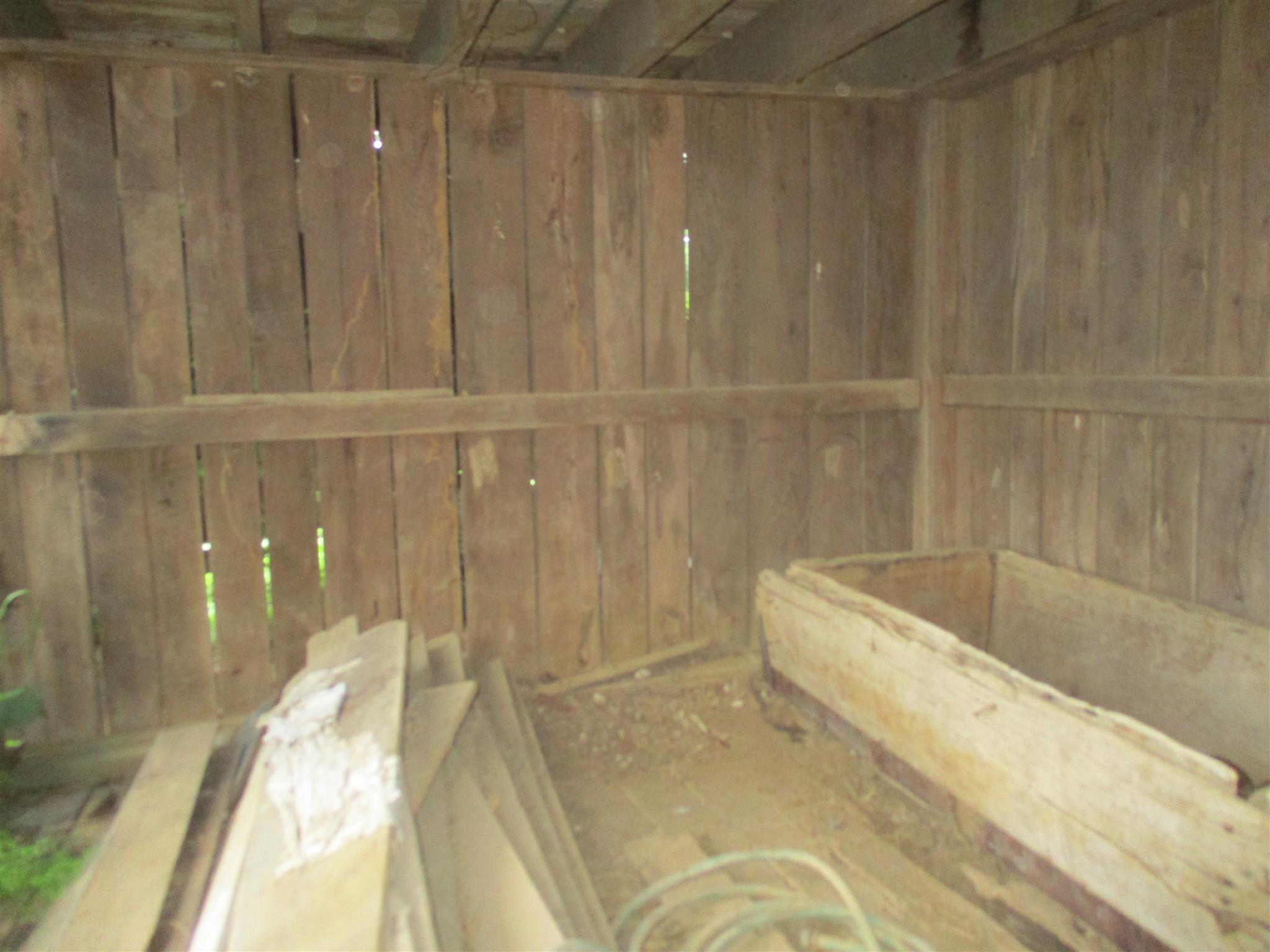 846 Edwards Road Lebanon, TN 37090 - Photo 29 of 30 a bathroom with a bathtub and shower