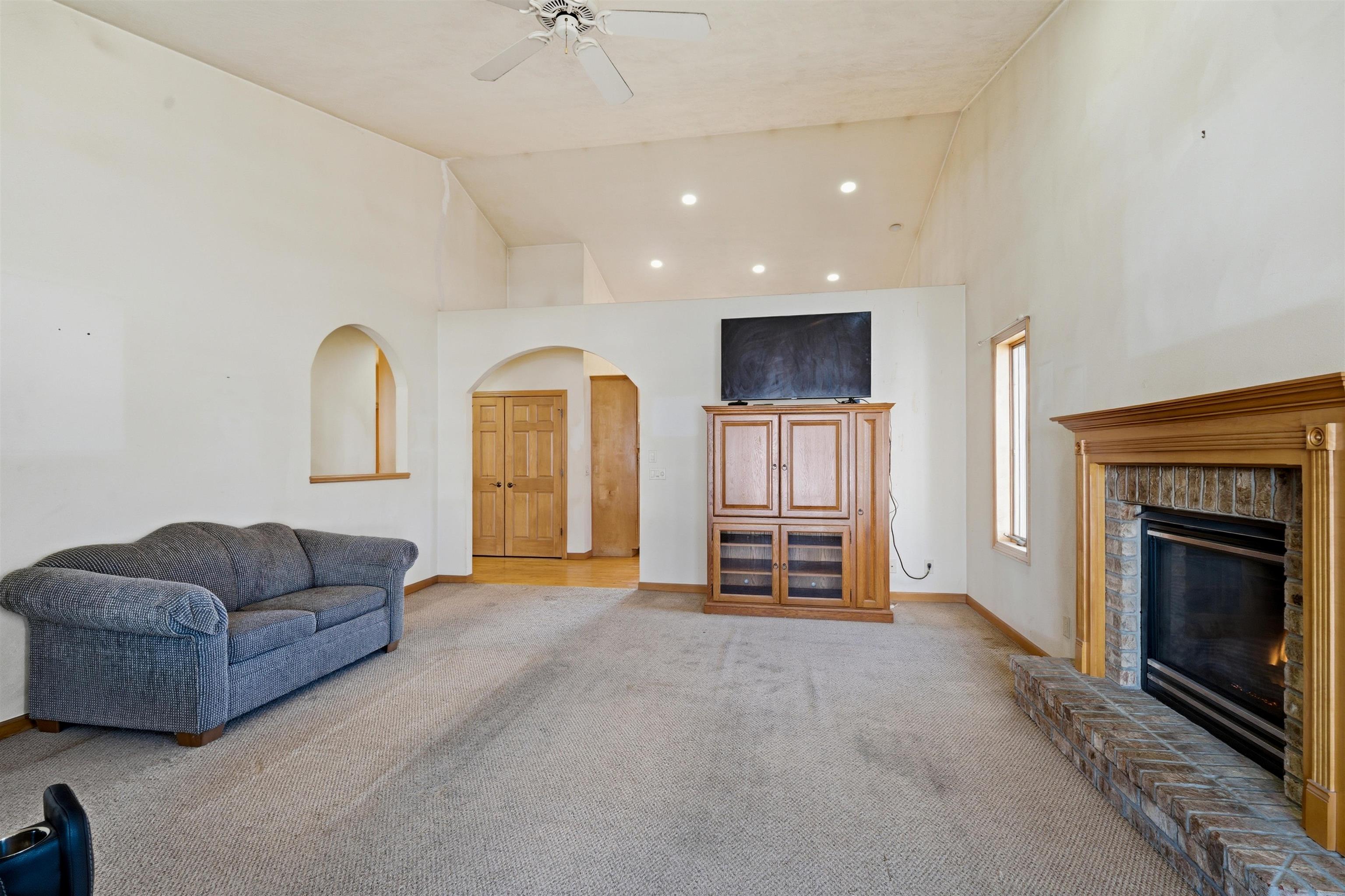 4724 North Fallview Lane Appleton, WI 54913 - Photo 4 of 24