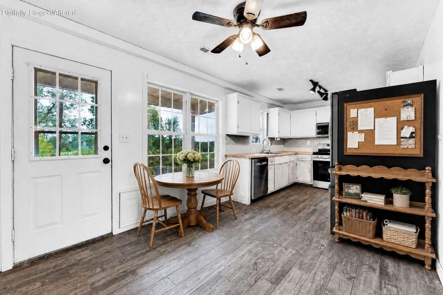 1015 State Rd Aa Fair Grove, MO 65648 - Photo 5 of 64 Kitchen showing AI table and Shelf