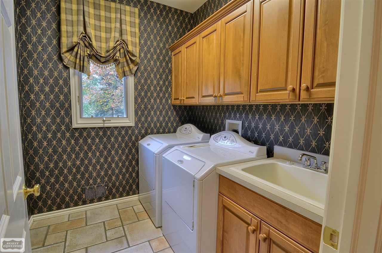 3461 Moceri Court Rochester, MI 48306 - Photo 46 of 46 31333292-46.JPG