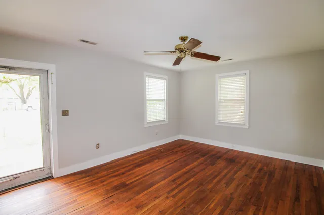 $2,275 | 679 Savannah Highway, Charleston, SC 29407