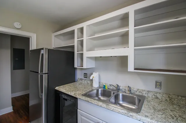 $2,275 | 679 Savannah Highway, Charleston, SC 29407