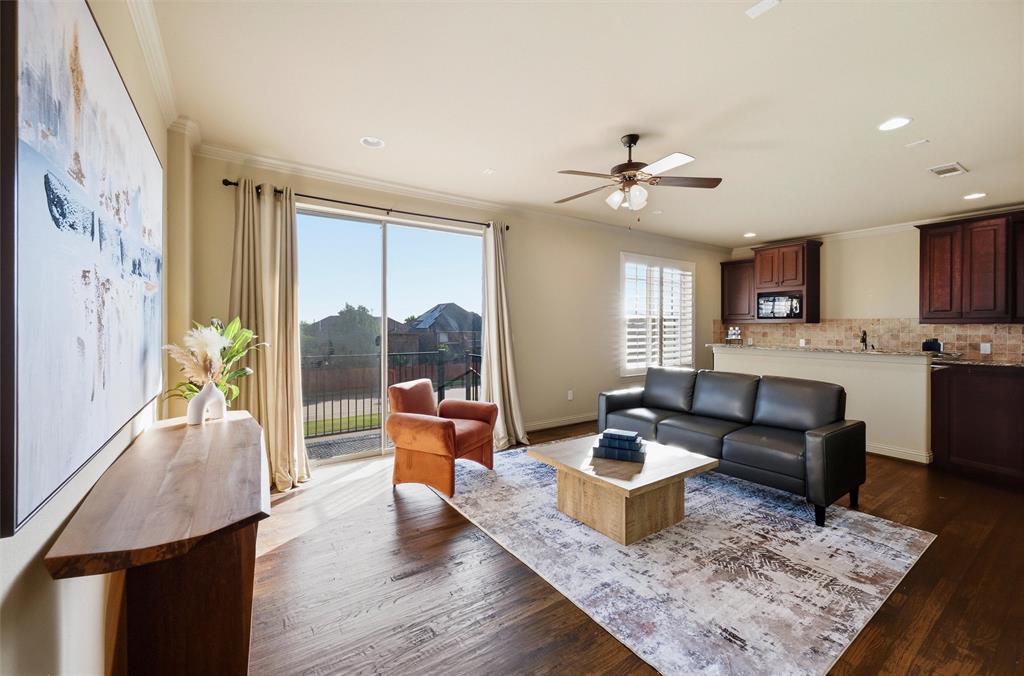 563 Rockingham Drive Irving, TX 75063 - Photo 7 of 33