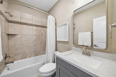 $950,000 | 8413 Moritz Green Drive, Houston, TX 77055